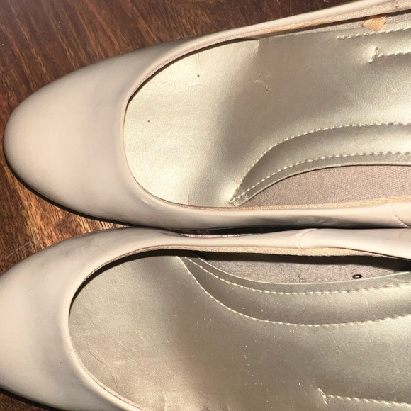 Comfort Plus by Predictions Nude Heels Size 9.5 - Picture 8 of 9